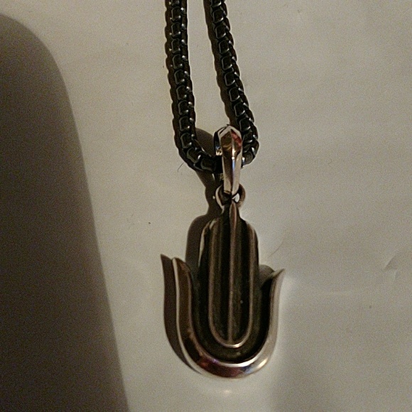 Men's David Yurman Hamsa Amulet with 26" box chain - Picture 2 of 4